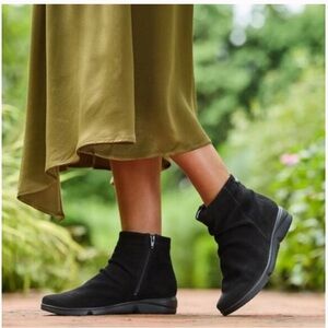 Mephisto Rezia Women's Suede Black Ankle Booties